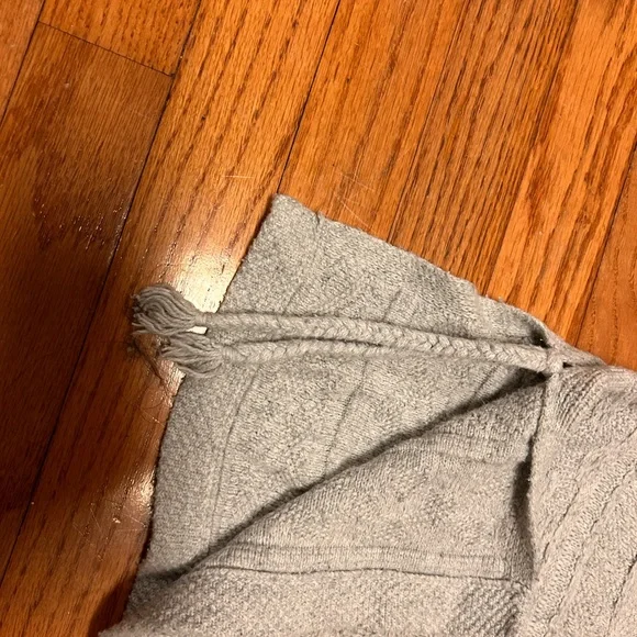 Madewell Soft Gray Knit Sleeveless Sweater, size large - Picture 6 of 10